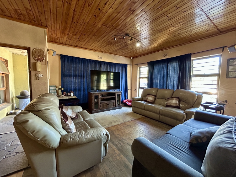 2 Bedroom Property for Sale in Fairfield Estate Western Cape